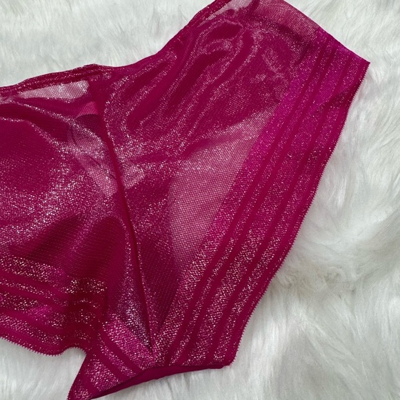 Victorias Secret Elegant Black Lace Bra and Pink Panty Set - Picture 6 of 13